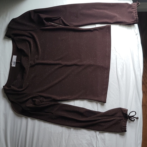 2/$25 Pretty cut out sleeve, boat neck top, brown with gold flecks - Picture 8 of 14